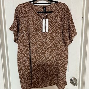 BloomChic Brown Top with White Floral Design